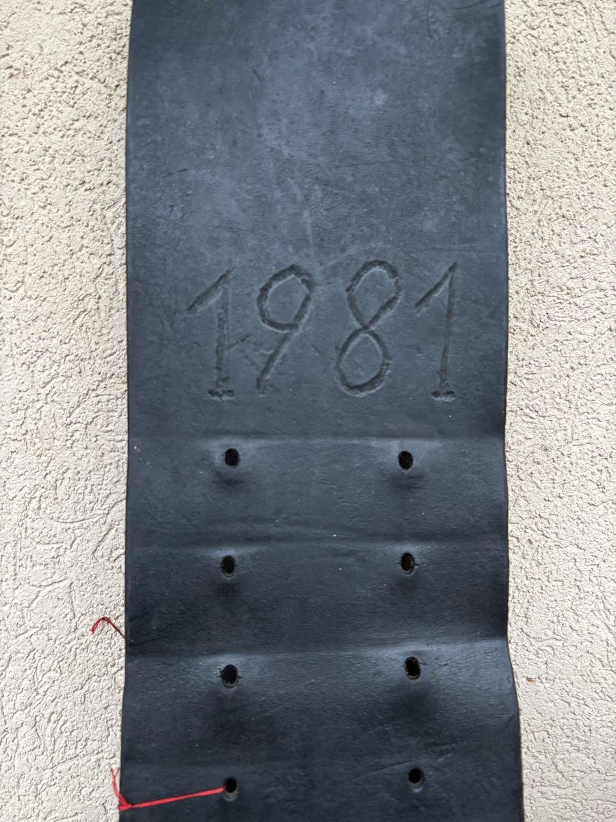 Campanacci mucche: Treichelriemen 1981 – Usato da Schangnau venduto da Roseggli82 1