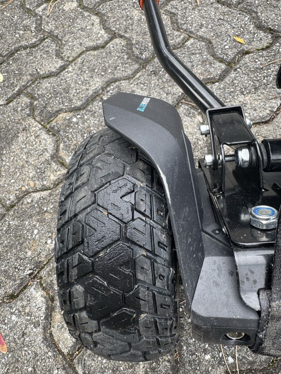 Hoverboard: Bluewheel Hoverboard mit Sitzaufsatz schwarz – Usato da Trimmis venduto da heidelbeerli 8