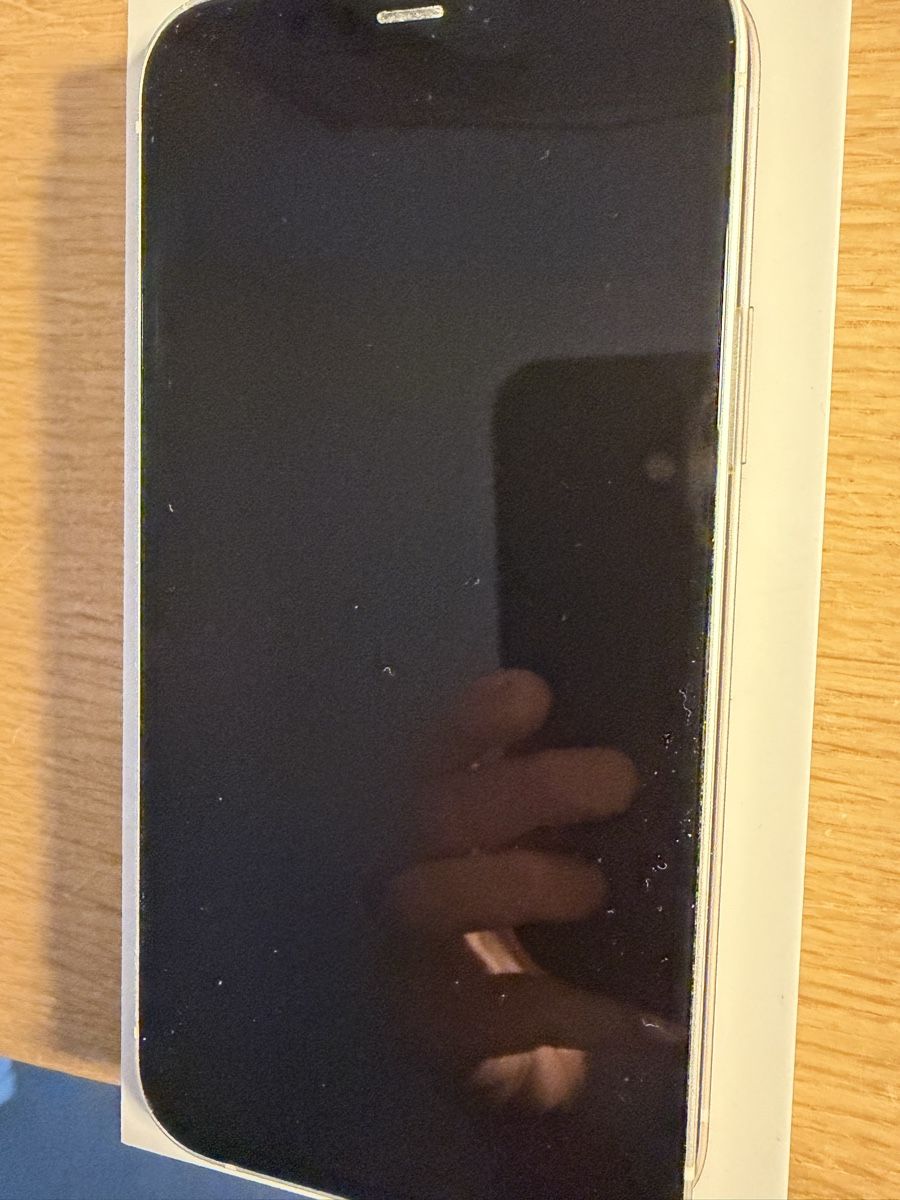 Apple Telefoni cellulari / Smartphones: iPhone 12 weiss 64 GB mit Originalverpackung und Hülle – Usato da Winterthur venduto da Tangata 4