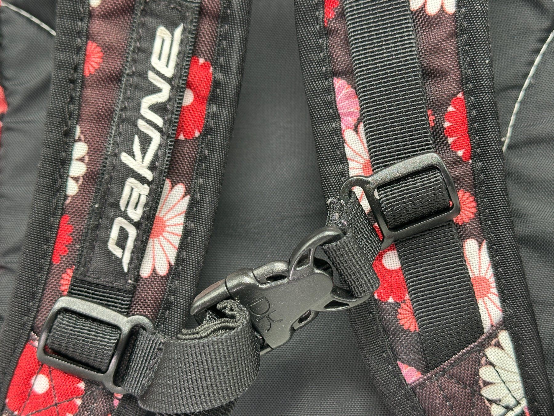 Dakine Zaini: Sac à dos Dakine fleuri – Usato da Morges venduto da deco.vintage 3