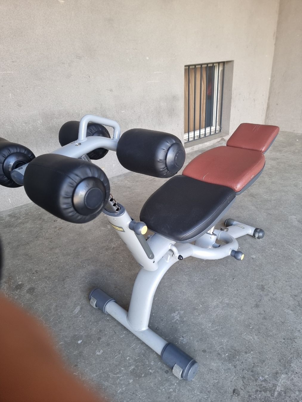 Technogym Hometrainer: Technogym Crunch Bench – Usato da Aarau venduto da Aboudx