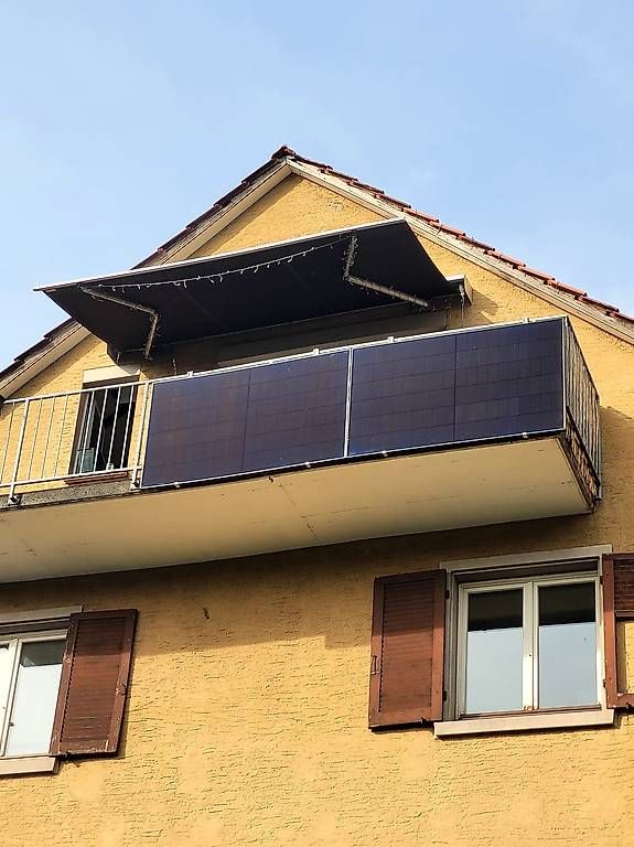 Dispositivi a energia solare: Plug & Play Balkonsolaranlage 760W – Usato da Zürich venduto da Nomnomnom