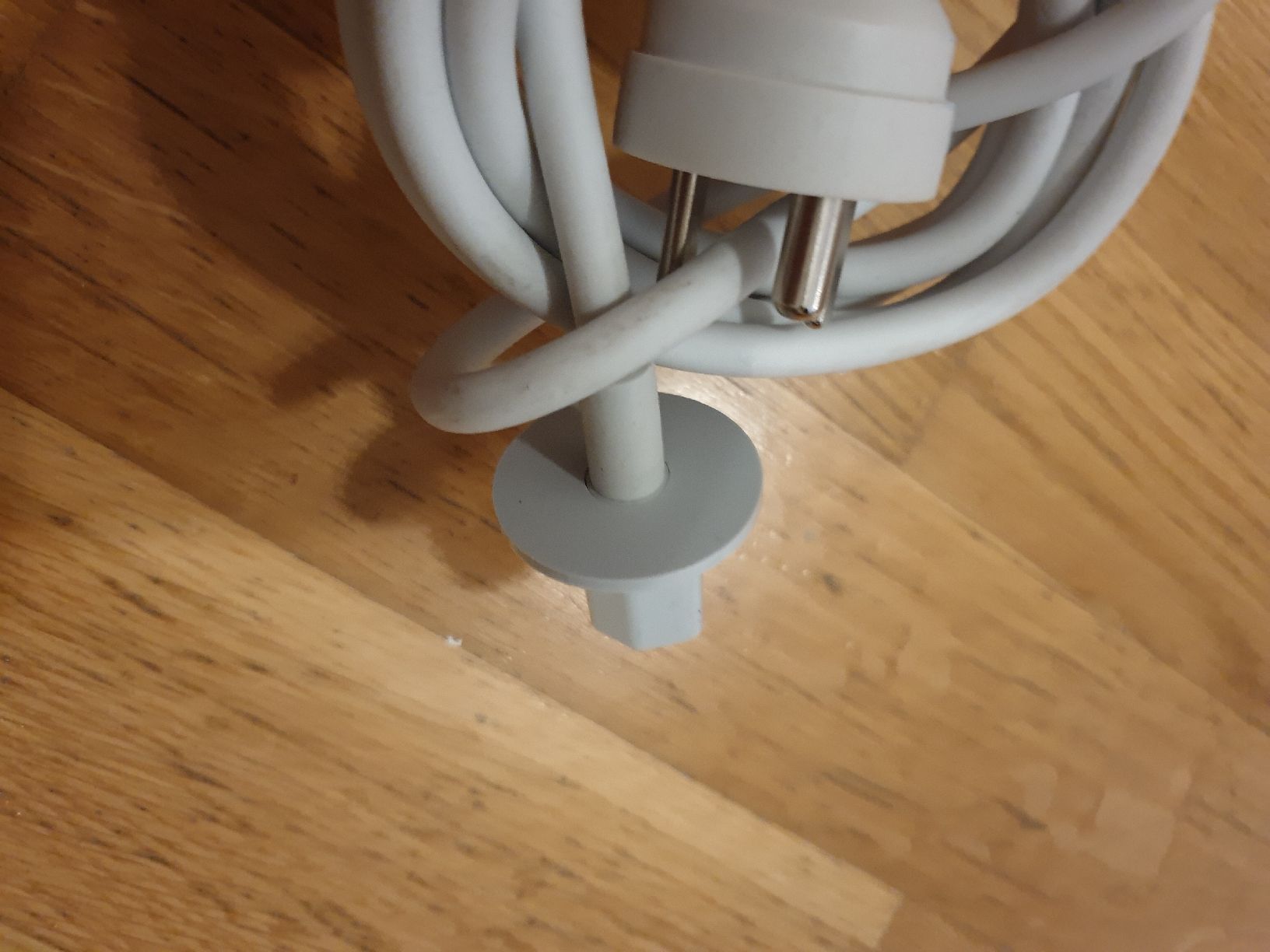 Apple Cavi: Netzkabel C5 auf Schweizer Stecker Apple 015 – Usato da Ittigen venduto da Ziok187 4