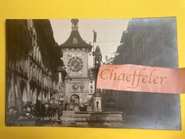 1926 Bern. Kramgasse mit Zeitglockenturm.