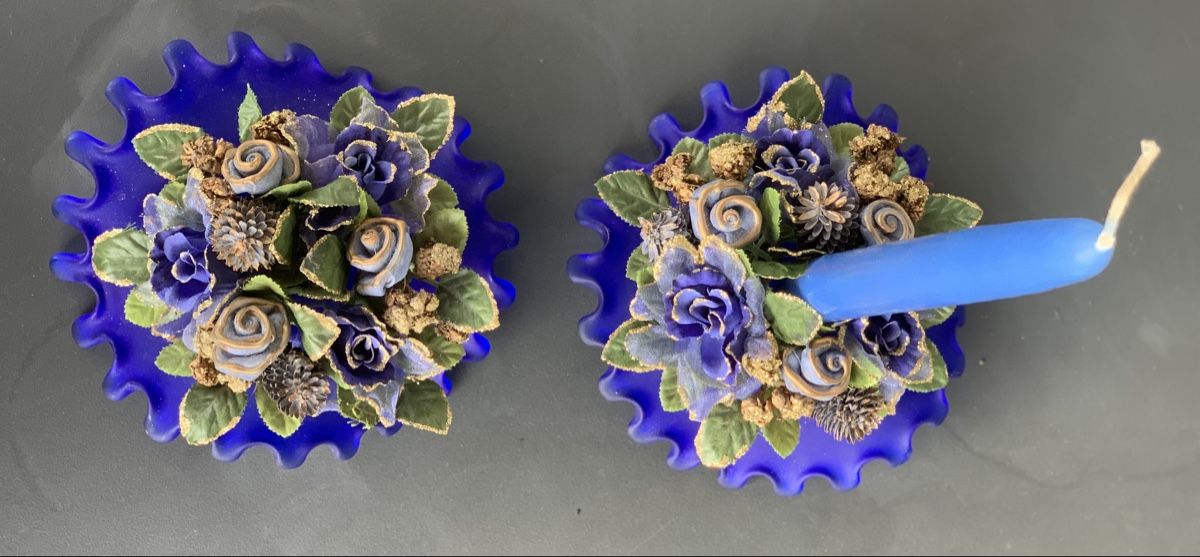 Kerzenständer: 2 Handgemachte Kerzenständer, blau, mit Blumenmuster, neu – Neu (gemäss Beschreibung) aus Zürich von bopeja