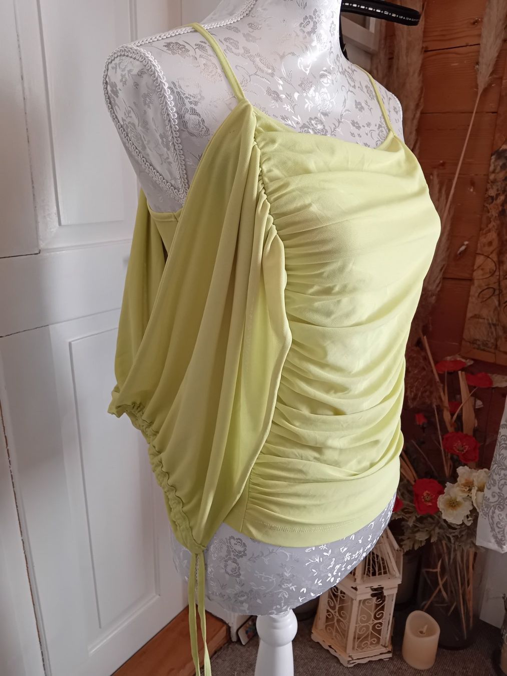 Tops: Trendy Sommertop: Hellgrün, One-Shoulder, Gr. M – Neu und originalverpackt aus Rüthi (Rheintal) von titlis07 1