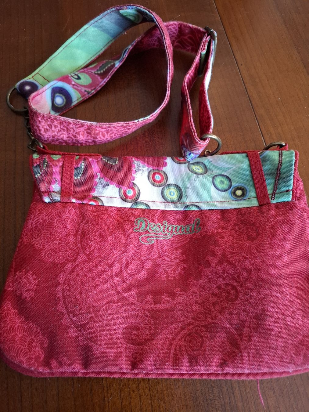 Desigual Borse da donna: Borsa Desigual colorata - Come nuova – Usato da Viganello venduto da sor_dcq8 1