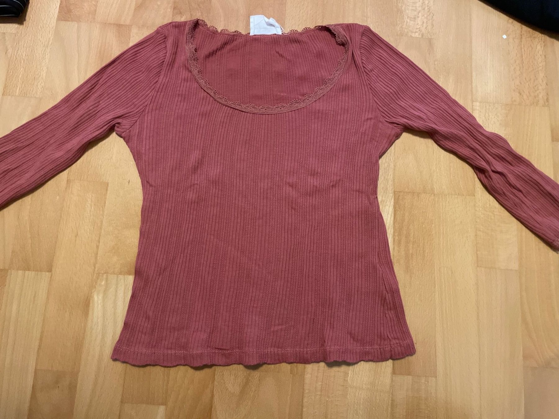 T-Shirts: Langarmshirt Bordeaux – Gebraucht aus Olten von Funke_4600
