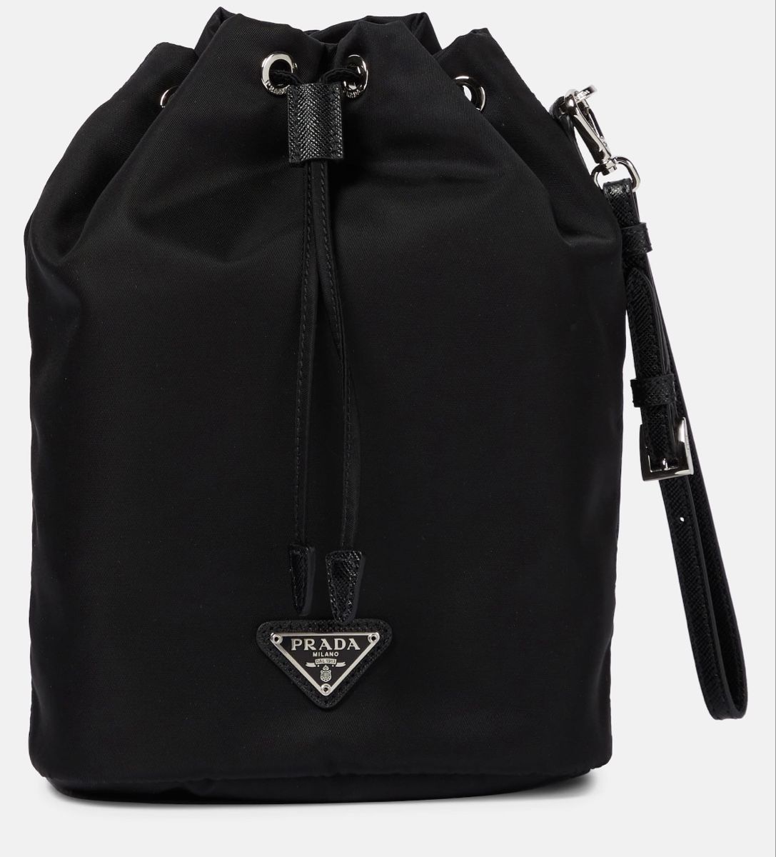 Prada Taschen für Damen: PRADA Bucket Bag aus Nylon Damen – Neu (gemäss Beschreibung) aus Zürich von iva_c9dw