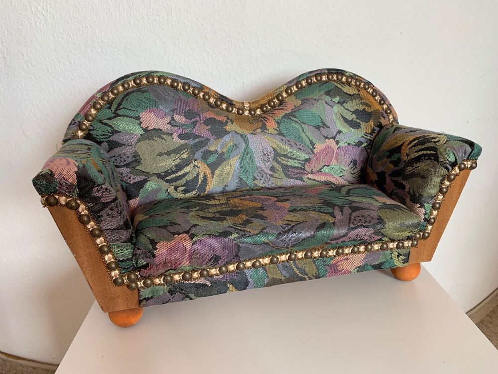 Altes Puppensofa zB für Sasha | Kaufen auf Ricardo