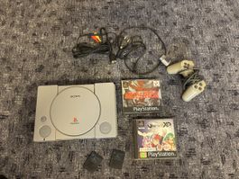 PlayStation 1 Konsole mit Spielen und Memory Card