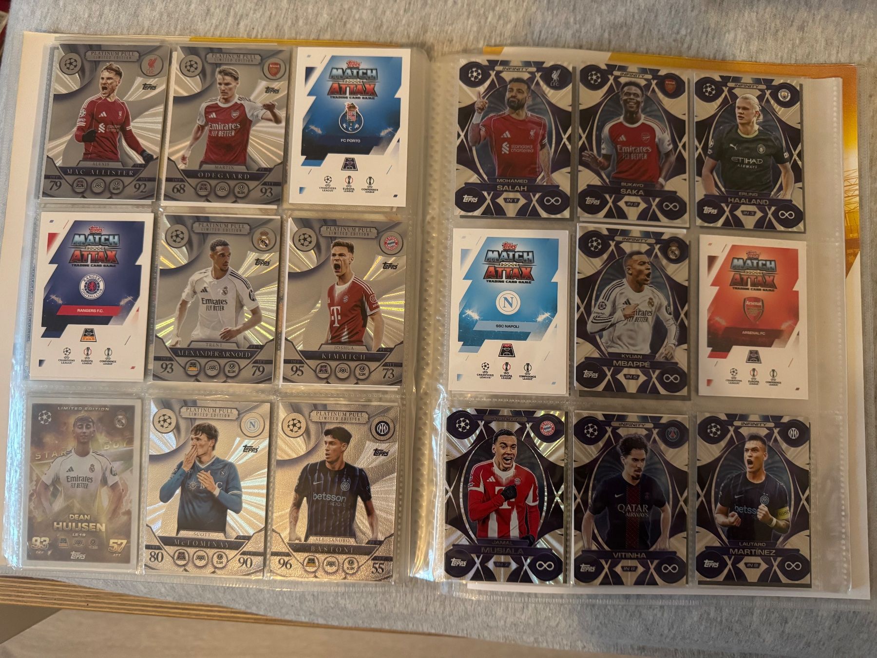 Topps Cartes à collectionner: 2 Bücher Match Attax 2025/26 (über 400 Karten) – D'occasion à Rorschach par Feiro 3