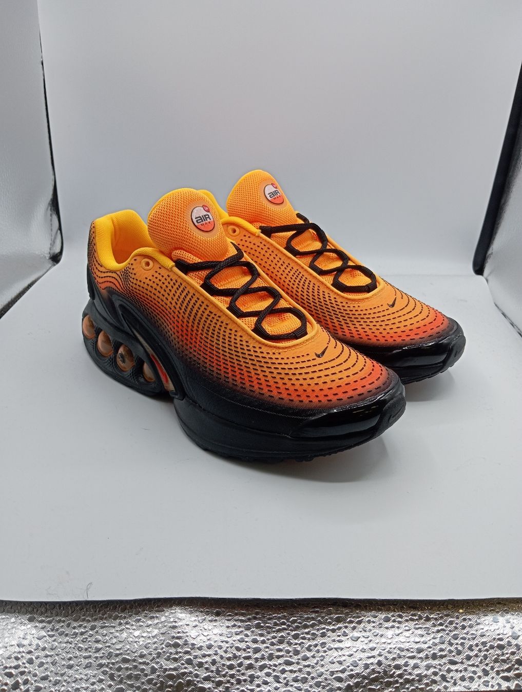 Nike Scarpe da uomo: Nike Air Max DN (EU44) – Nuovo e nell'imballaggio originale da Schaffhausen venduto da outlez 1