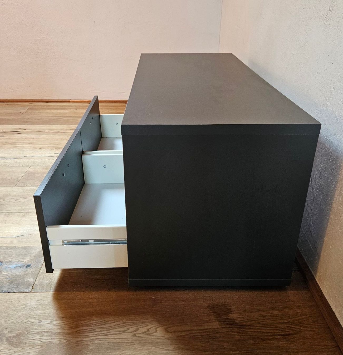 Ikea TV Möbel: Lowboard / TV Möbel schwarz von Ikea 100cm breit – Gebraucht aus Meisterschwanden von Viburnum 1