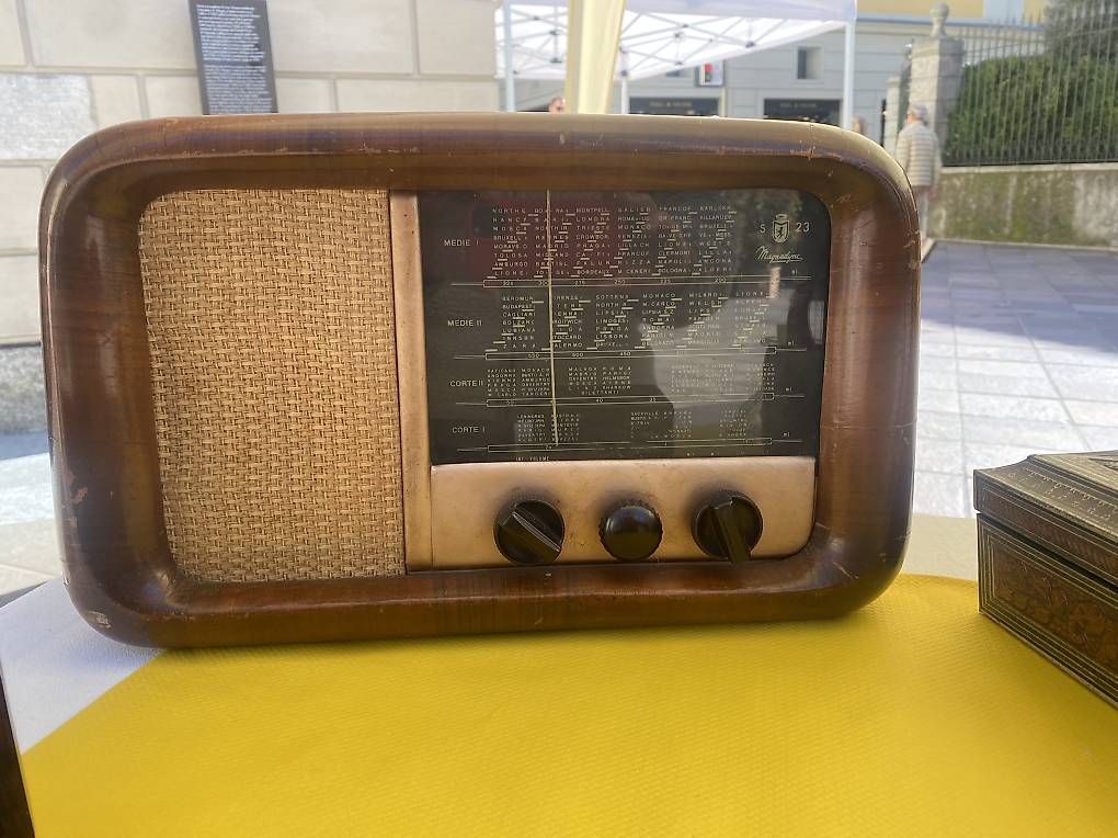 Radio: Radio funzionante – Usato da campione d italia venduto da tonaz