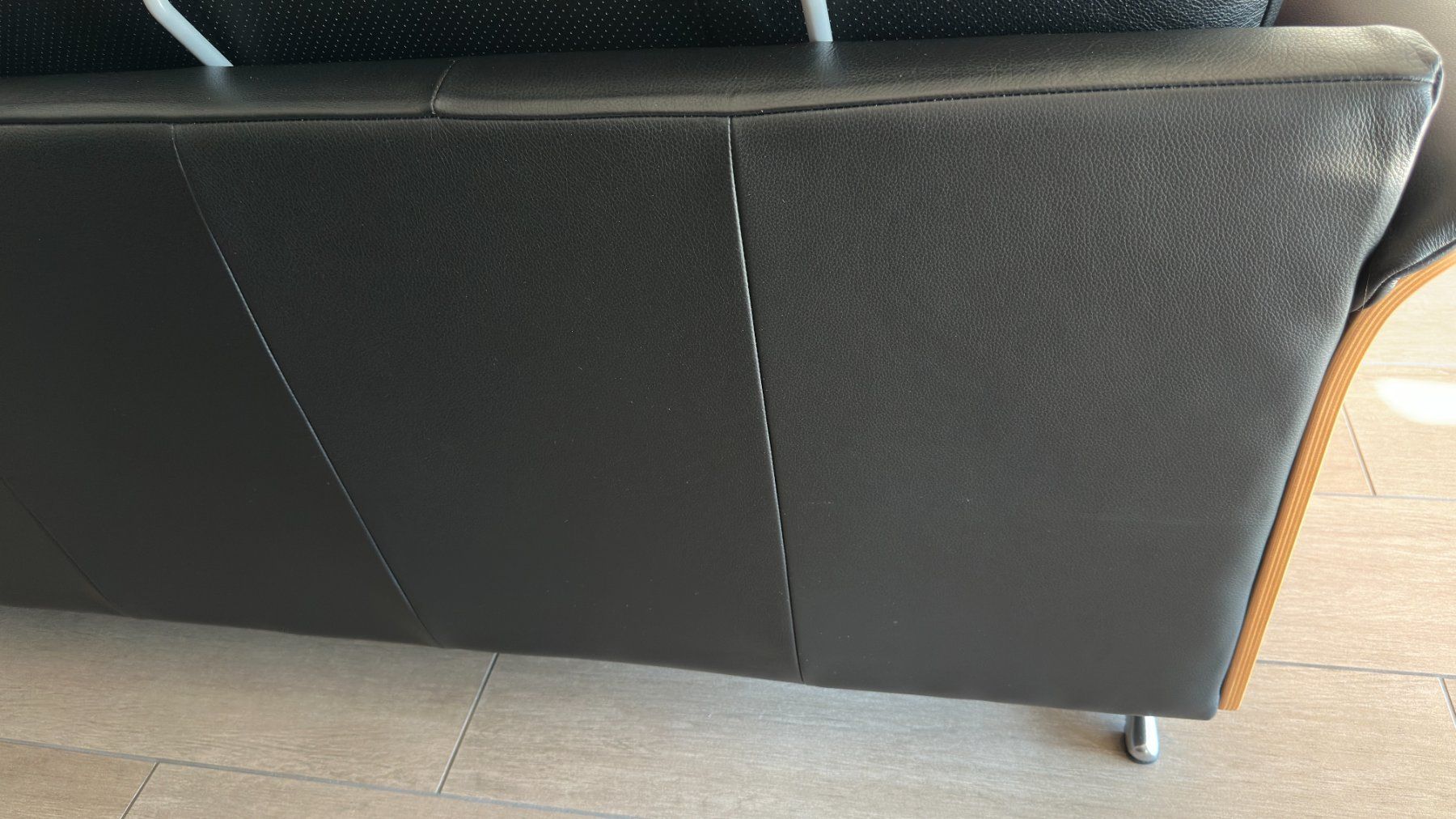 Livique Sofas: Ledersofa 3 Plätzer – Gebraucht aus Gretzenbach von Mega56 4