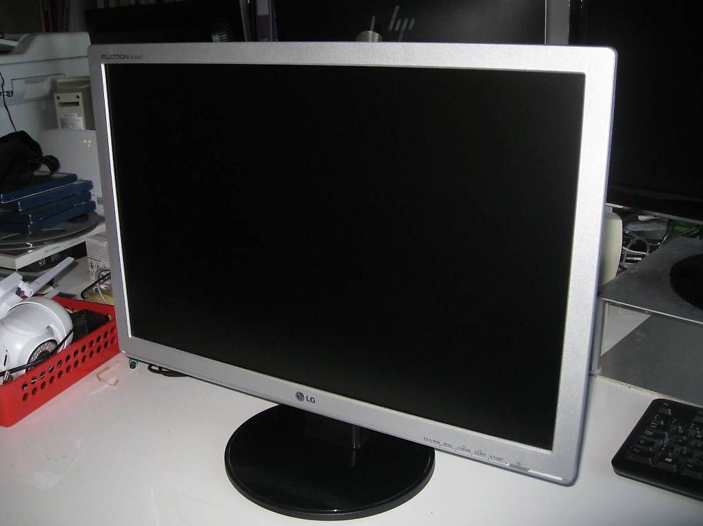 LG Monitore: Ecran LG 22 pouces – Gebraucht aus RANDOGNE von Panp