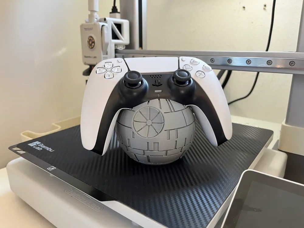 Sony Controller: PS5 Controller-Ständer Todesstern | 3D-Druck | inkl. Versand – Neu (gemäss Beschreibung) aus Aristau von EvoSwiss3D