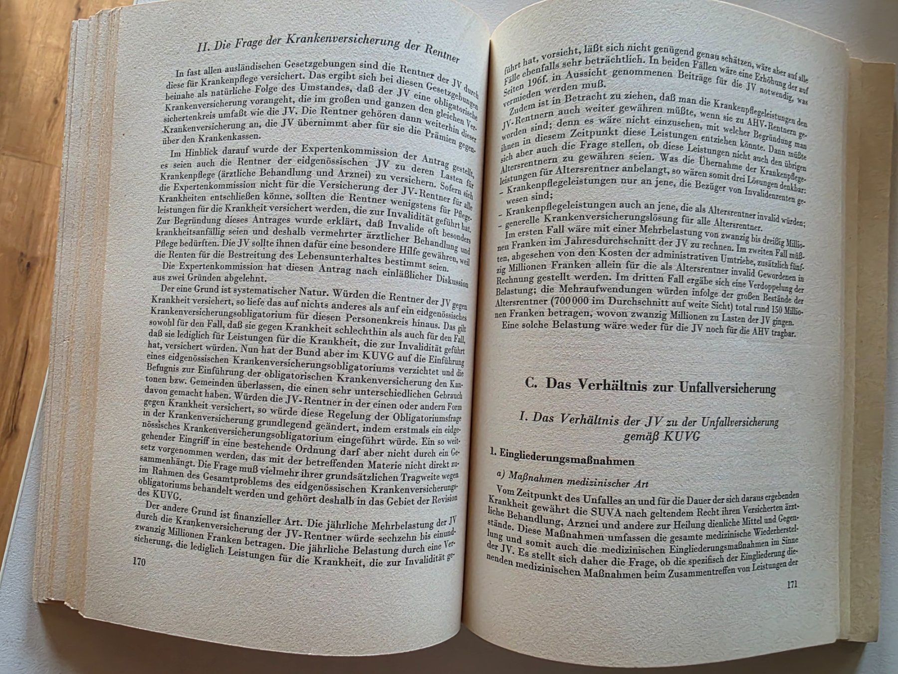 Libri: Bericht Eidgen. Expertenkommission Einführung IV 1956 – Usato da Walterswil BE venduto da Lonitti 4