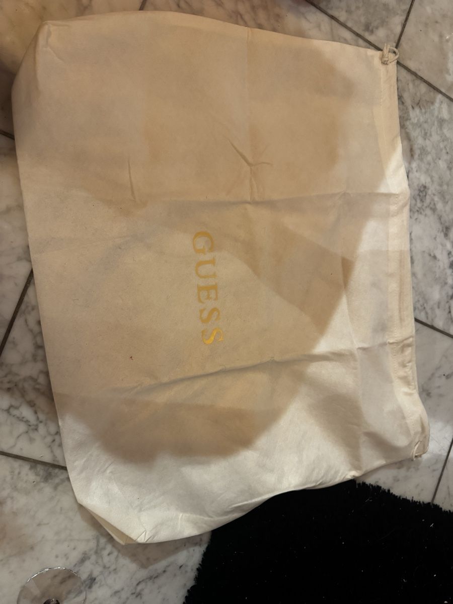 Sacs femmes: Staubbeutel GUESS neu  – Neuf (Voir description) à Volketswil par Modelka 2
