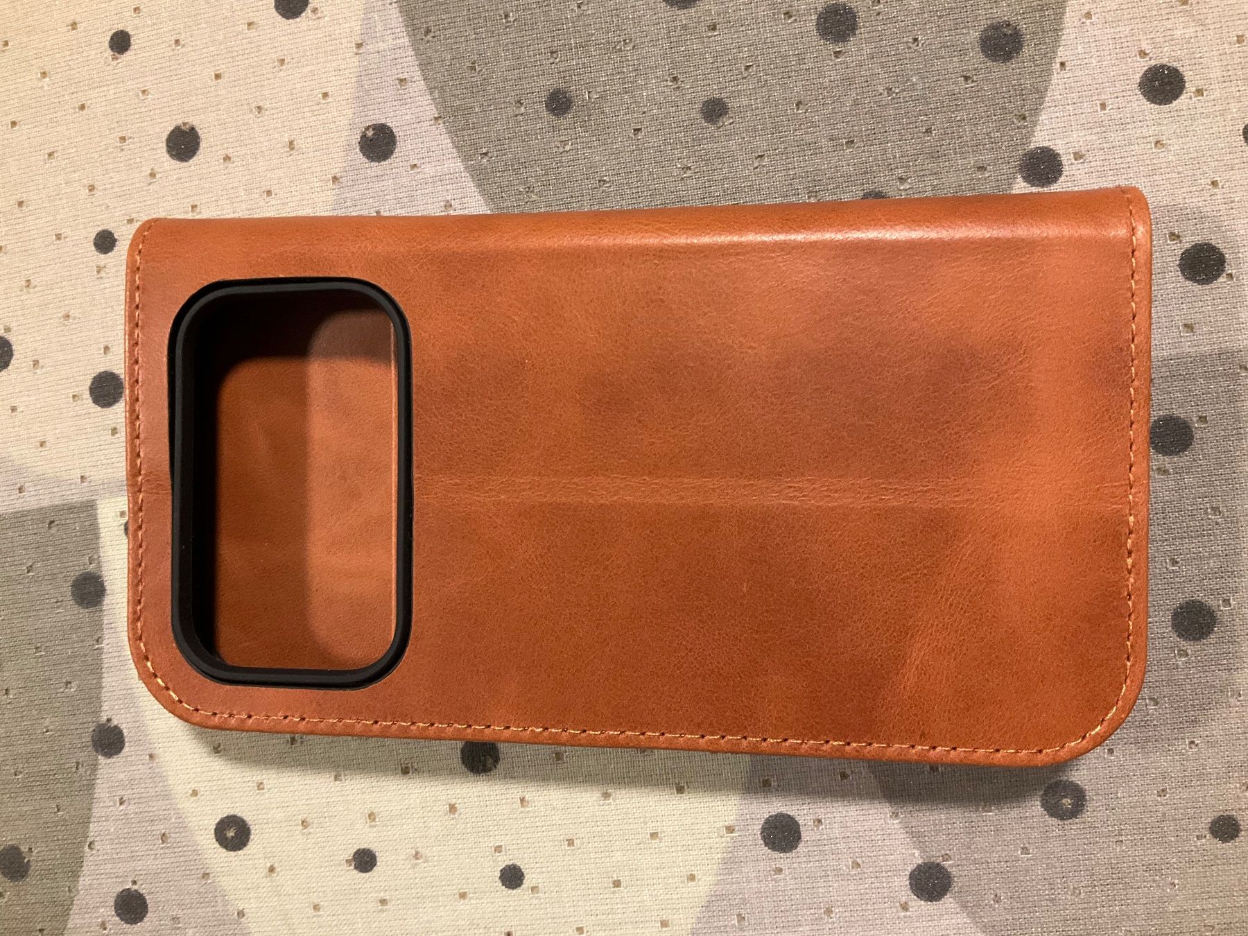 Cover & Protezioni schermo: Torro Ledercase IPhone 17/18 pro – Nuovo (secondo la descrizione) da Zwingen venduto da Bingen 1