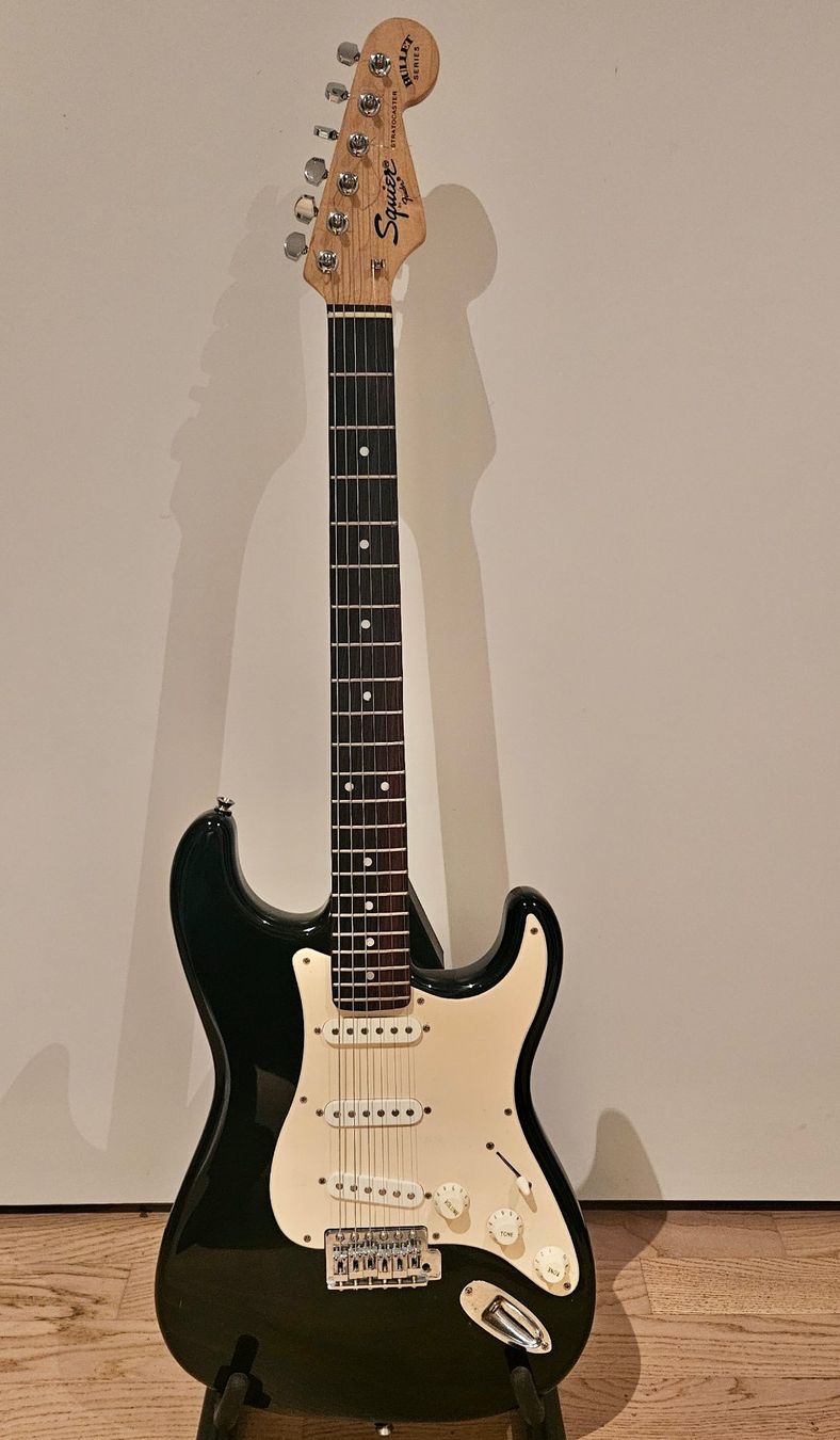 Squier Strumenti musicali: Squier Bullet Series 1994 – Usato da Bülach venduto da danyeluk