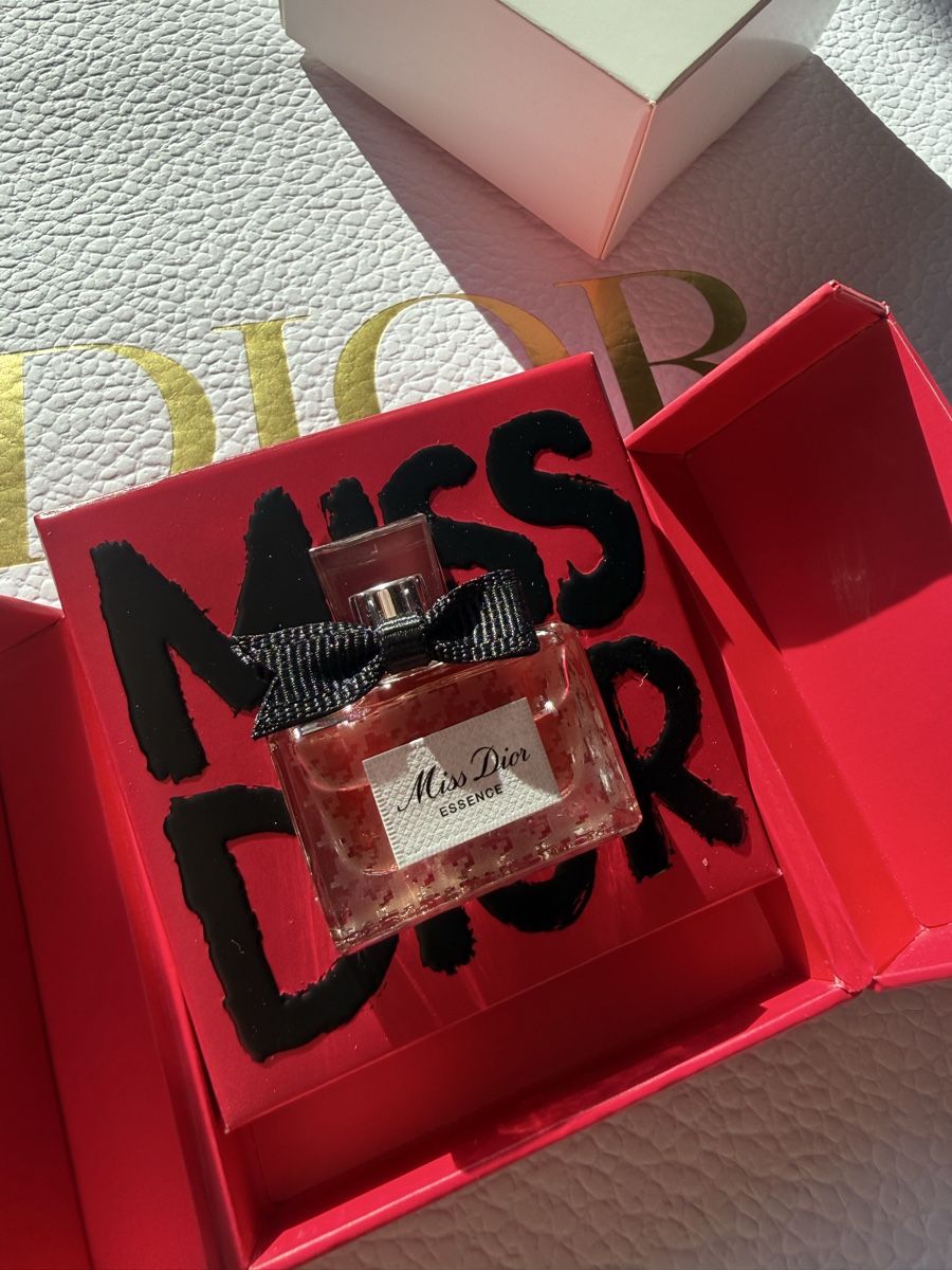 Dior Parfum & Eau de Toilette: Miss Dior Essence Coffret – Neu und originalverpackt aus Luzern von sas_r89l 2