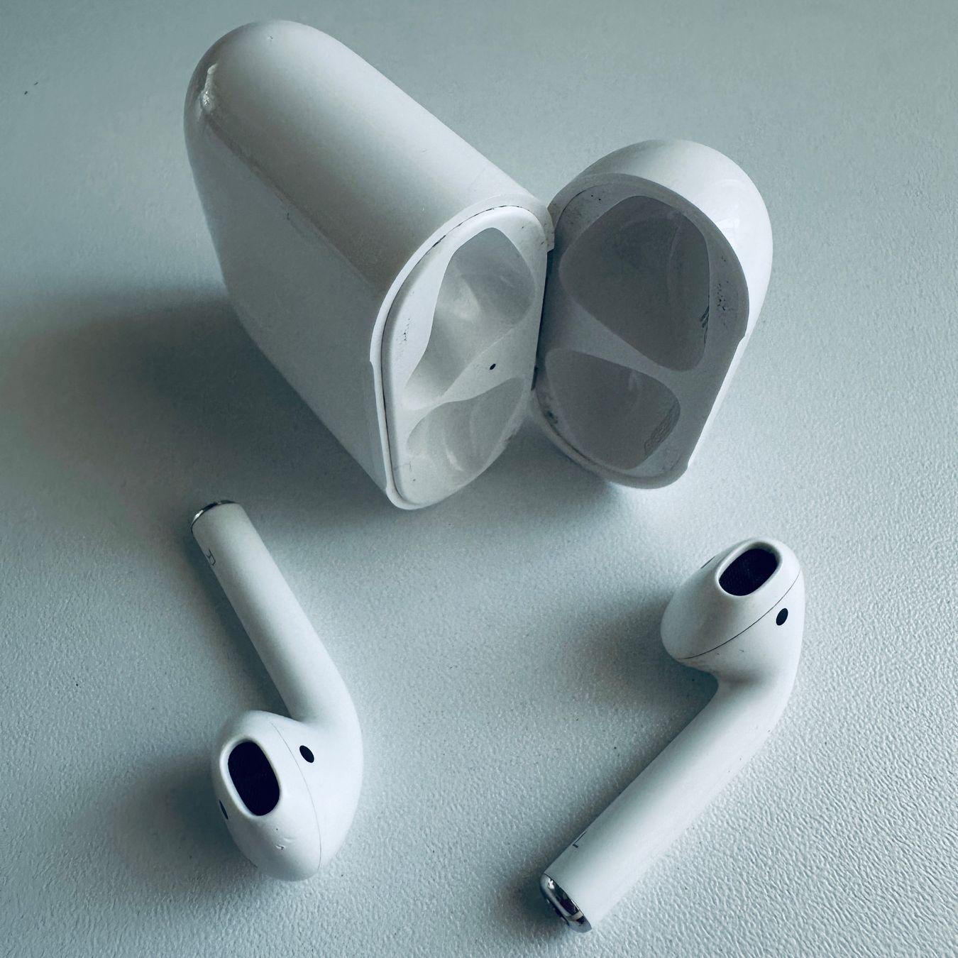 Apple Cuffie: Original Apple AirPods 2 Kopfhörer Wireless Lightning Kabel – Usato da Basel venduto da MY.AIRPODS.SHOP 1