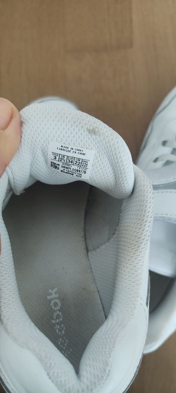 Reebok Scarpe per ragazzi: REEBOK sneakers, size 34 – Usato da Oberbuchsiten venduto da DianaLup 3