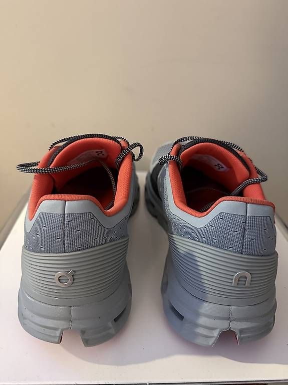 Scarpe da uomo: On Cloudstratus Herren, neuwertig, Gr. 45 – Usato da Bern venduto da HugoBoss80 2