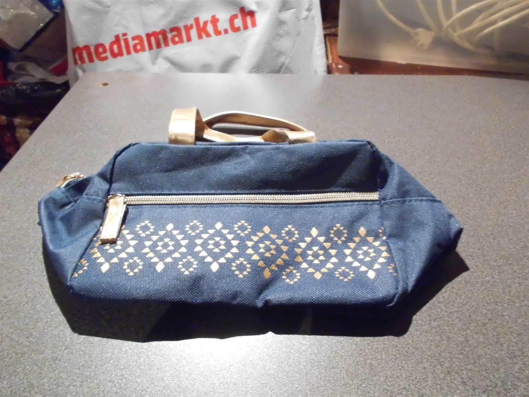 Taschen für Damen: Tasche blau/goldig, klein – Gebraucht aus Zürich von abraxas1291