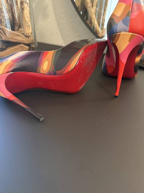 Damenschuhe: Louboutin Hot Chick Gr 39 – Gebraucht aus Schindellegi von wae_fhj7 3