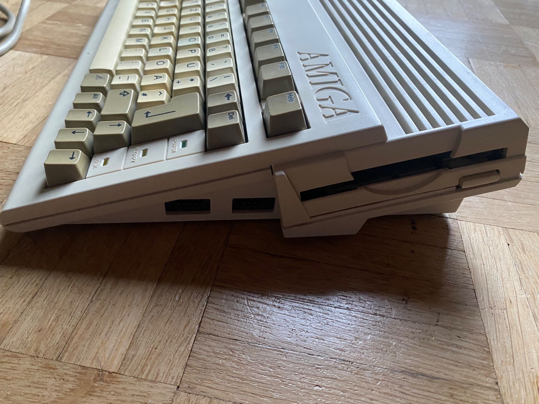 Commodore PCs: Commodore Amiga A600 – Gebraucht aus Adliswil von synchrot 5