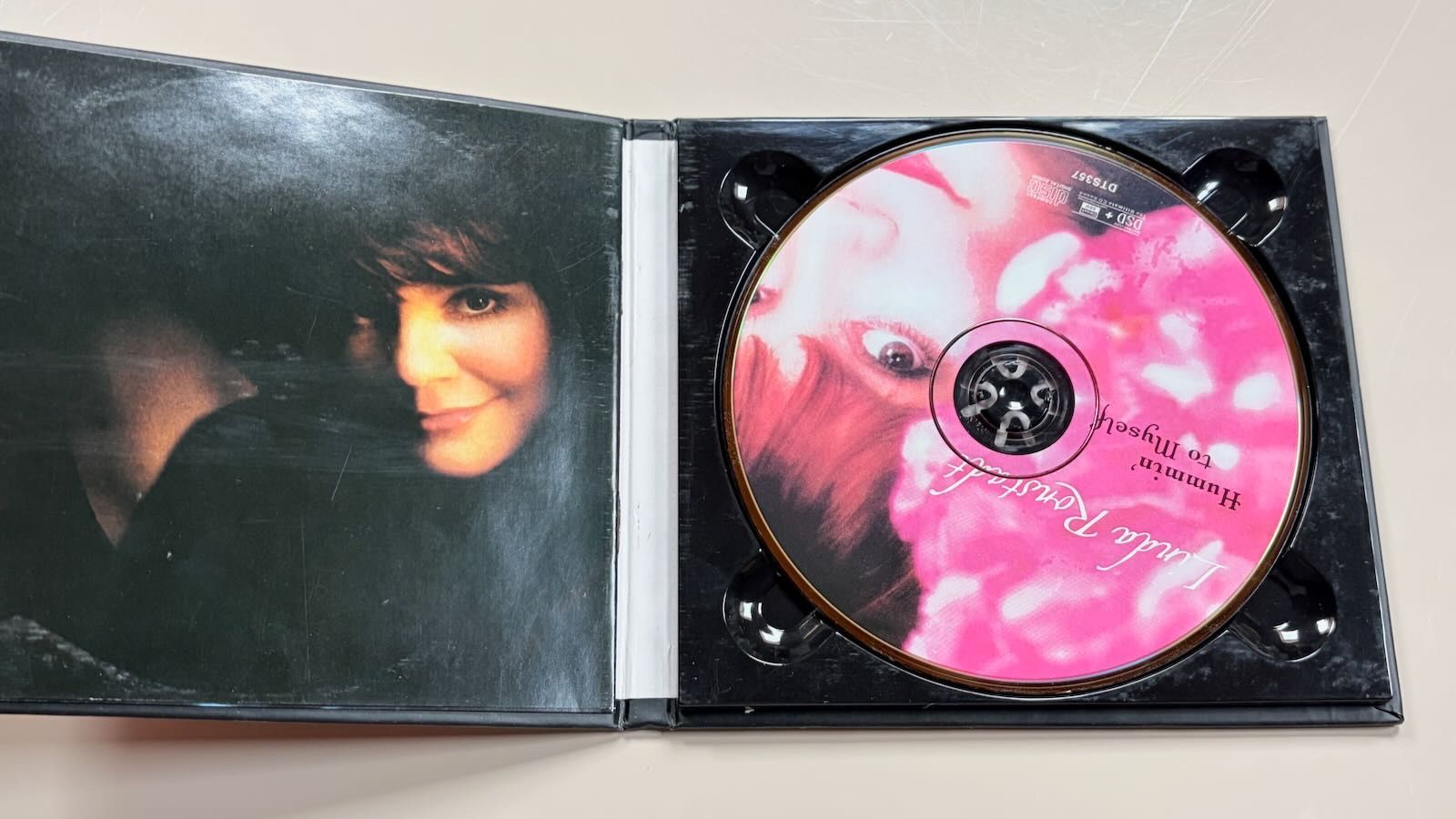 CDs: Linda Ronstadt: Hummin' To Myself Super Audio DSD SACD – Gebraucht aus Rickenbach SZ von Ouir 2