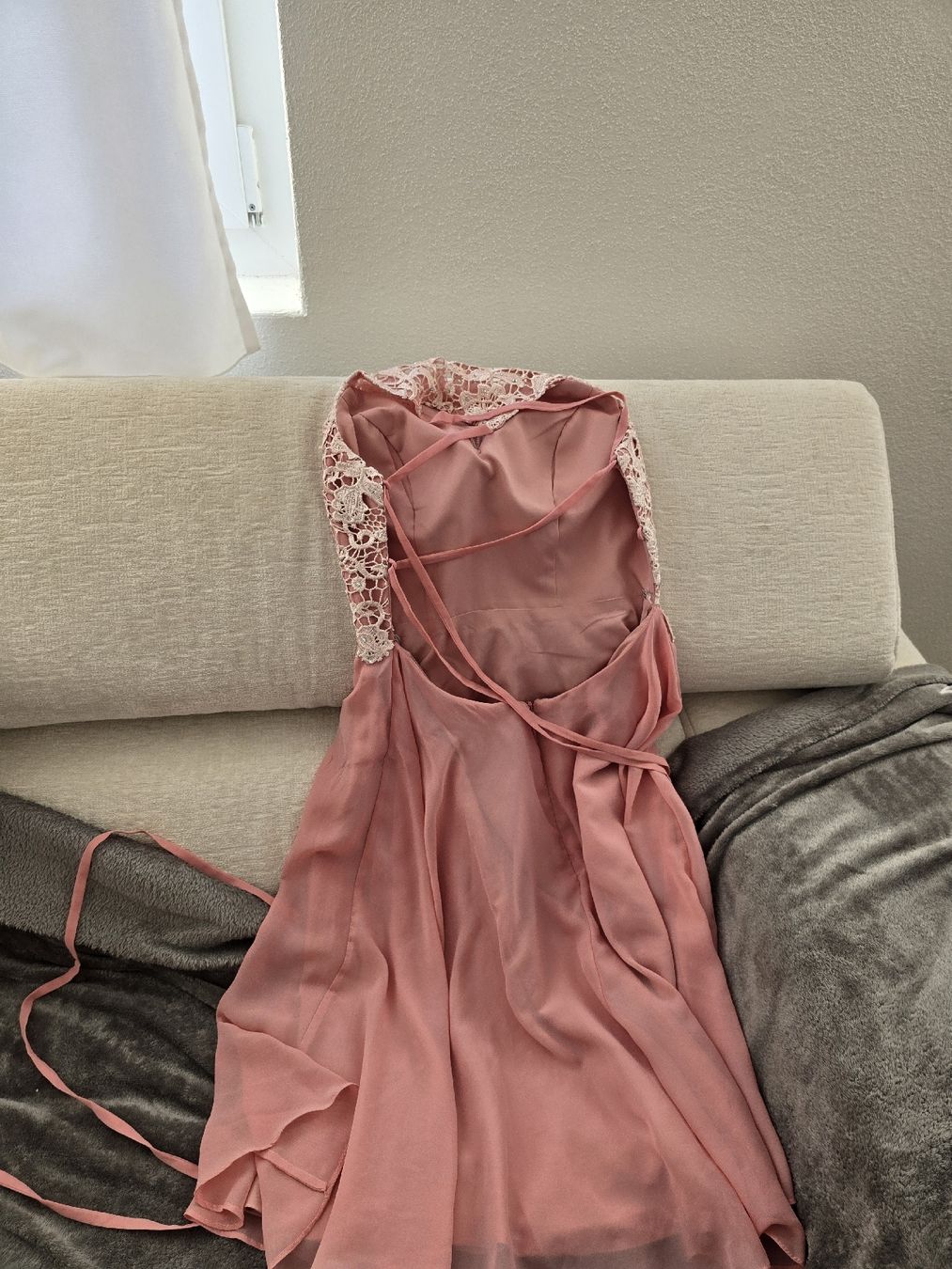 JJ’s House Vestiti: Cocktail-Kleid – Usato da Knonau venduto da CorinaPhillips 1