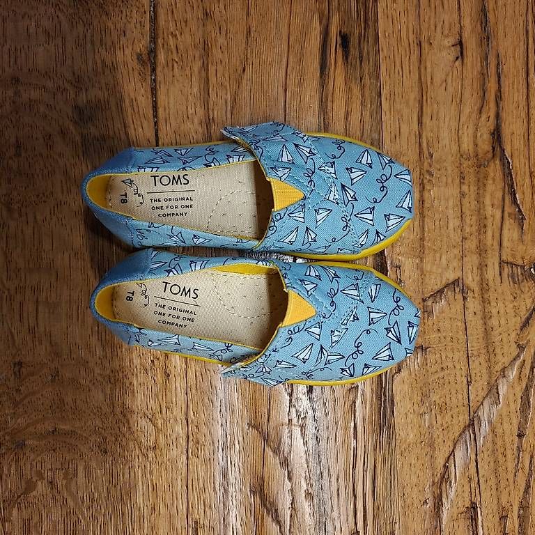 Scarpe per ragazzi: TOMS – Usato da Basel venduto da Domisa1