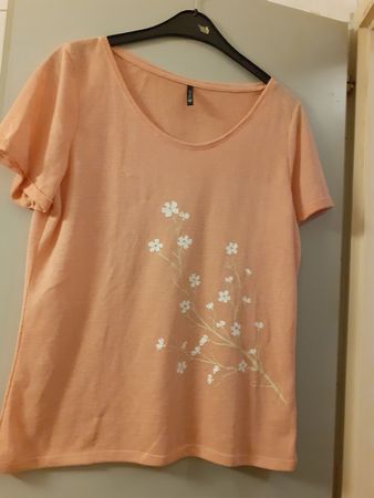 Damen T-Shirt Koralle Blütendruck Grösse L 