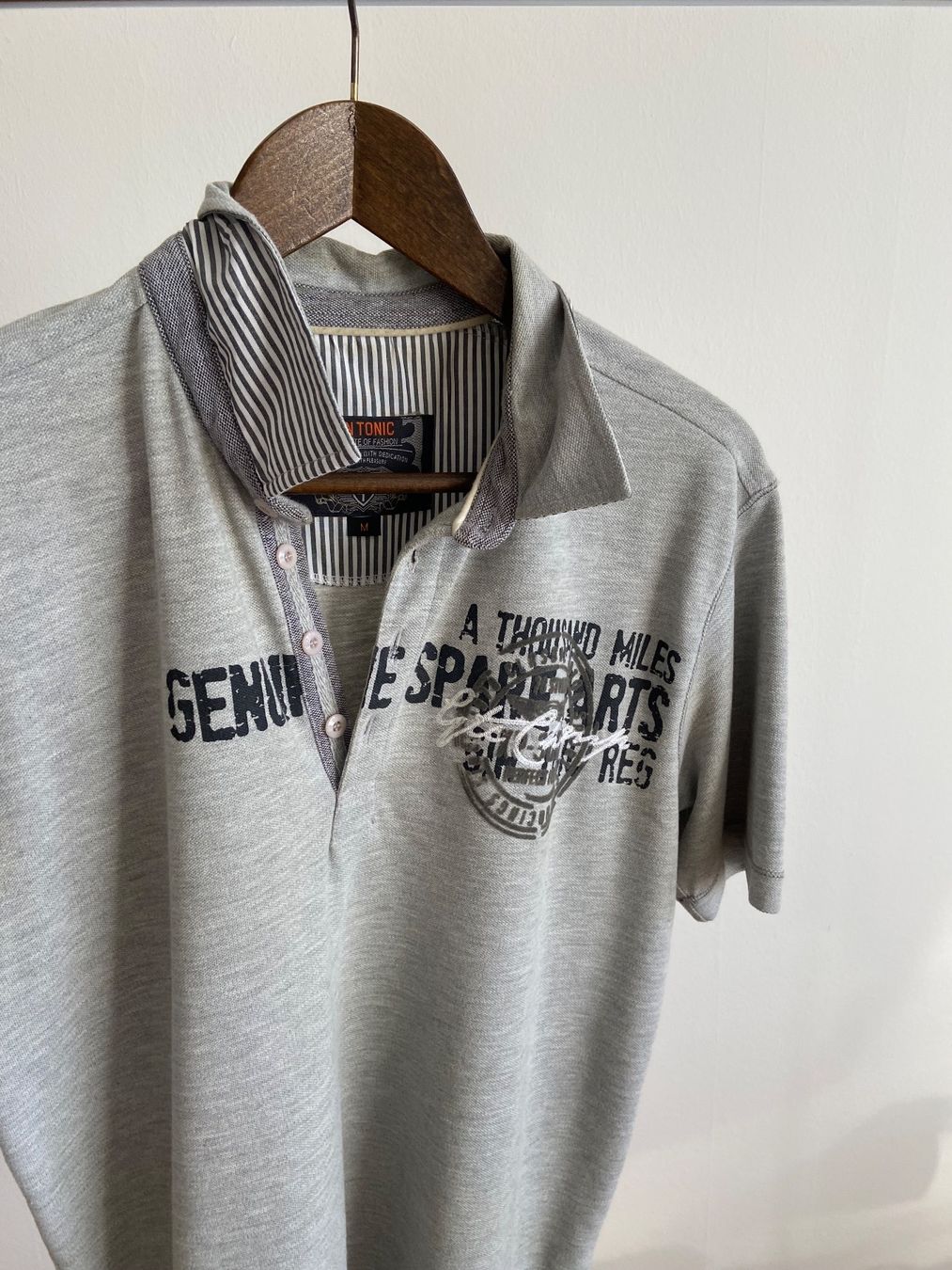 Polo-Shirts: Poloshirt Gin Tonic Grösse M – Gebraucht aus Hittnau von Oracel