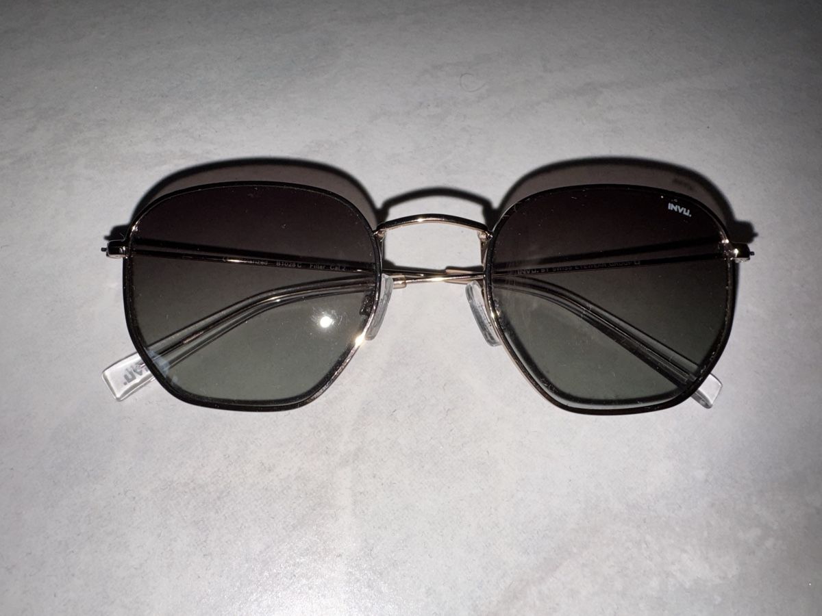 Brillen & Gläser: Sonnenbrille INVU Polarized – Gebraucht aus Hergiswil NW von kaufe_bei_kaufmann