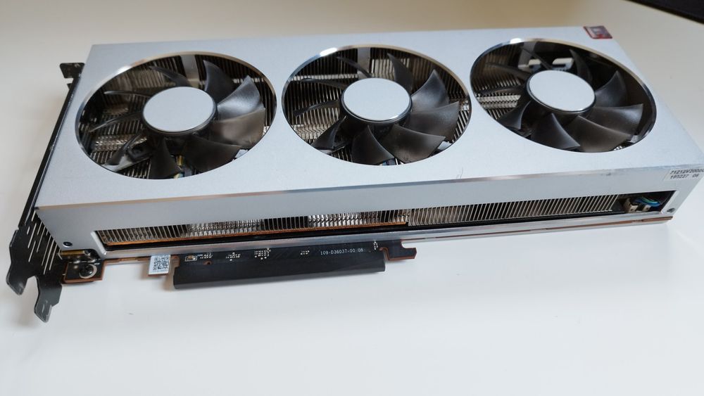 AMD Radeon VII | Kaufen auf Ricardo