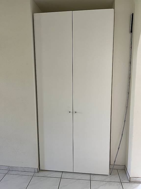 Armadi: Weisser Schrank, 100x220x60 – Usato da Buttwil venduto da Pixie30