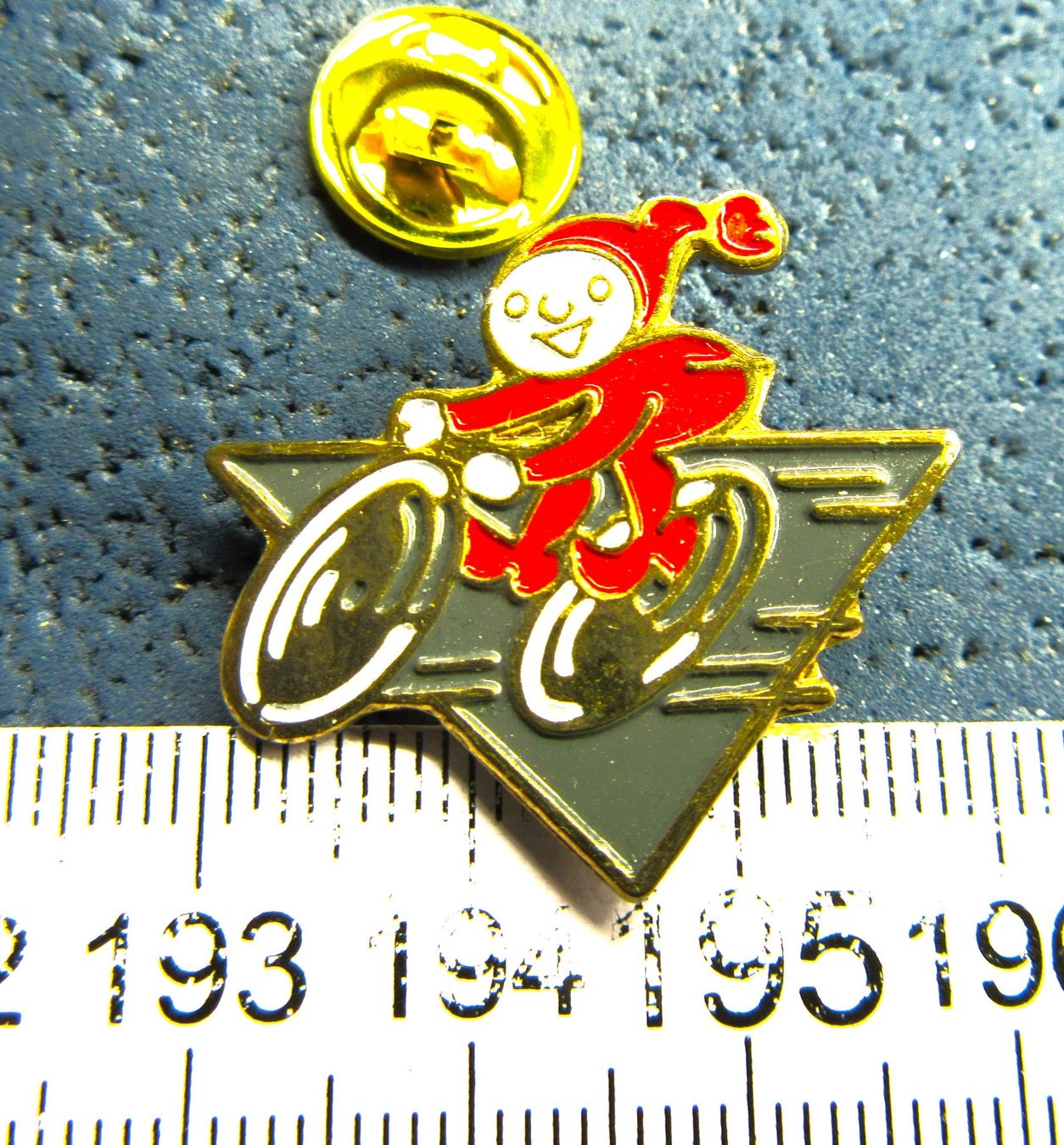 Swiss Placchette & Badge: KNORRLI AUF VELO RAD PIN – Usato da Ettingen venduto da Hausi4711