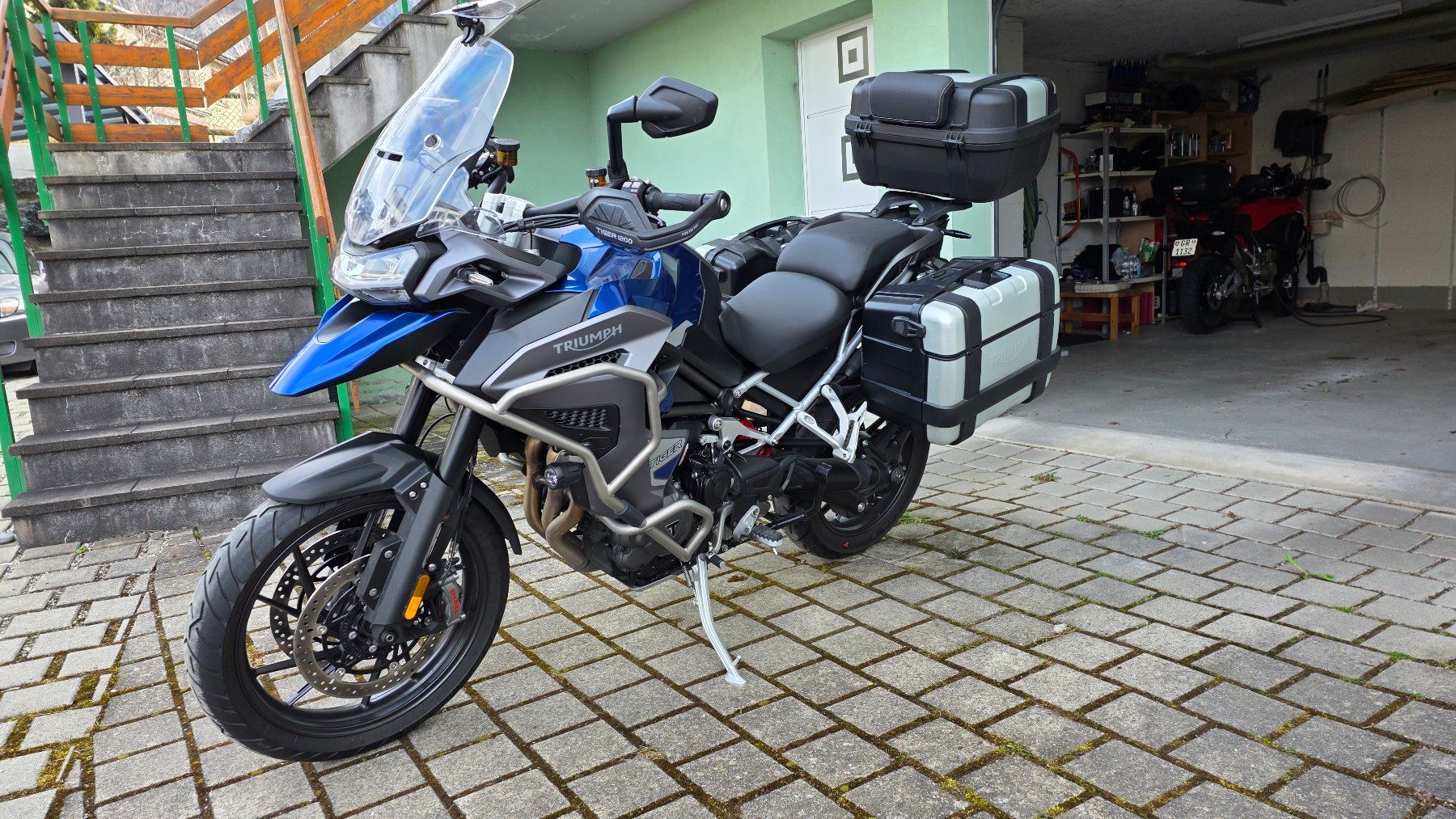 Triumph Enduro: Neuwertige Triumph Tiger 1200 GT Explorer – Neu (gemäss Beschreibung) aus Trimmis von hitschi01 1