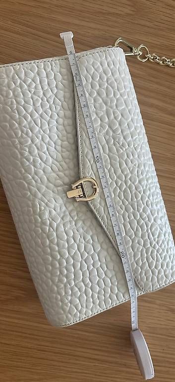 Aigner Borse da donna: Tasche Aigner Clutch weiß Leder – Usato da Zürich venduto da car_9sdb 1