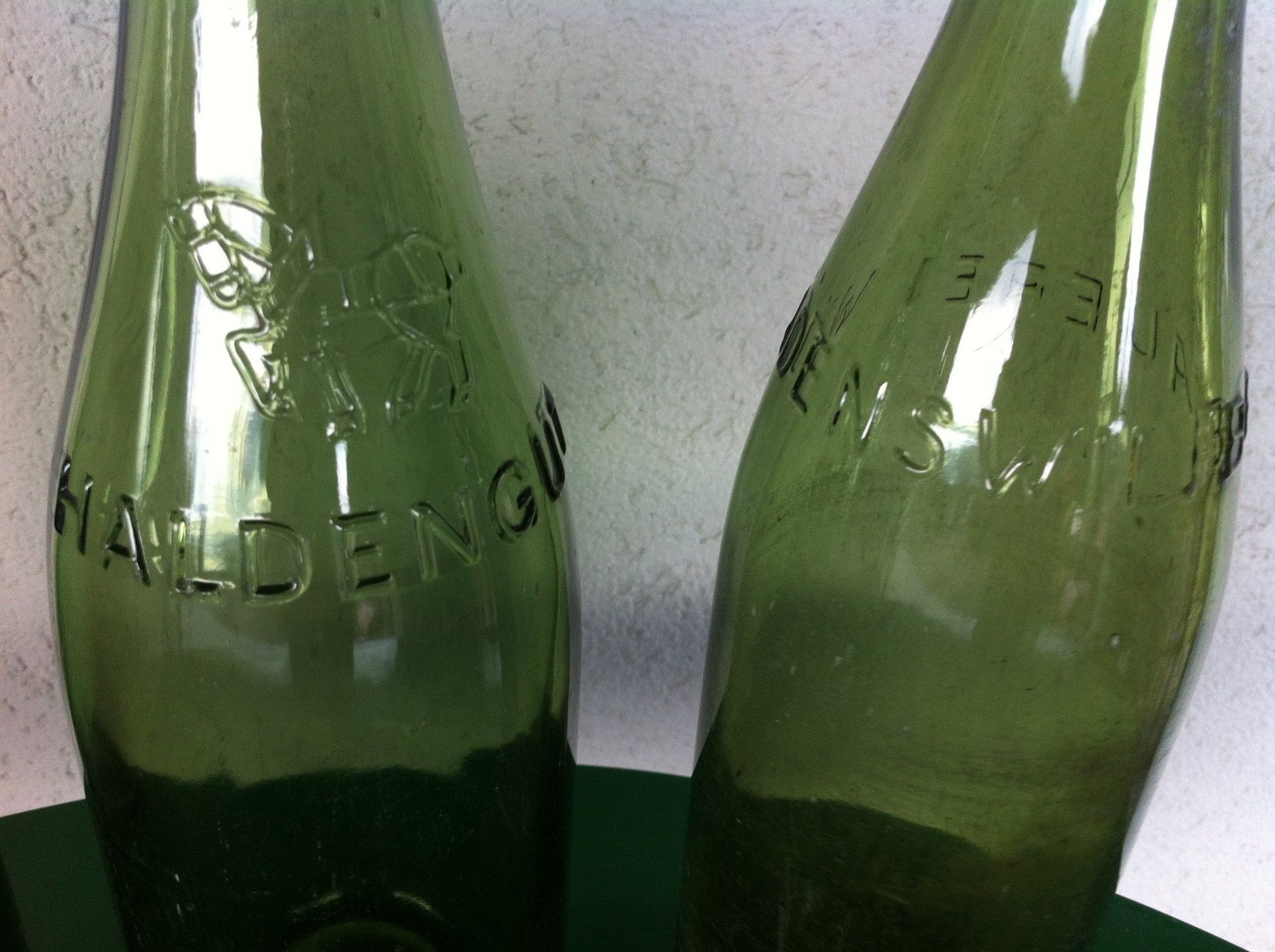Gläser, Krüge & Flaschen: 4 alte Bierflaschen mit Bügel – Gebraucht aus Brunnen von Artemis53 3