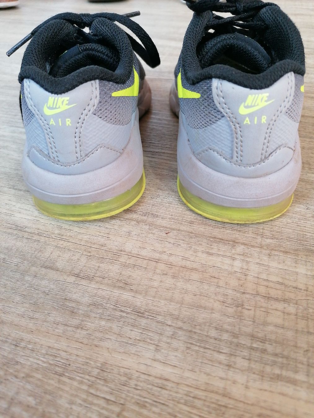Nike Scarpe per ragazzi: Nike Schuhe gr 28 – Usato da Huttwil venduto da happy-82 2