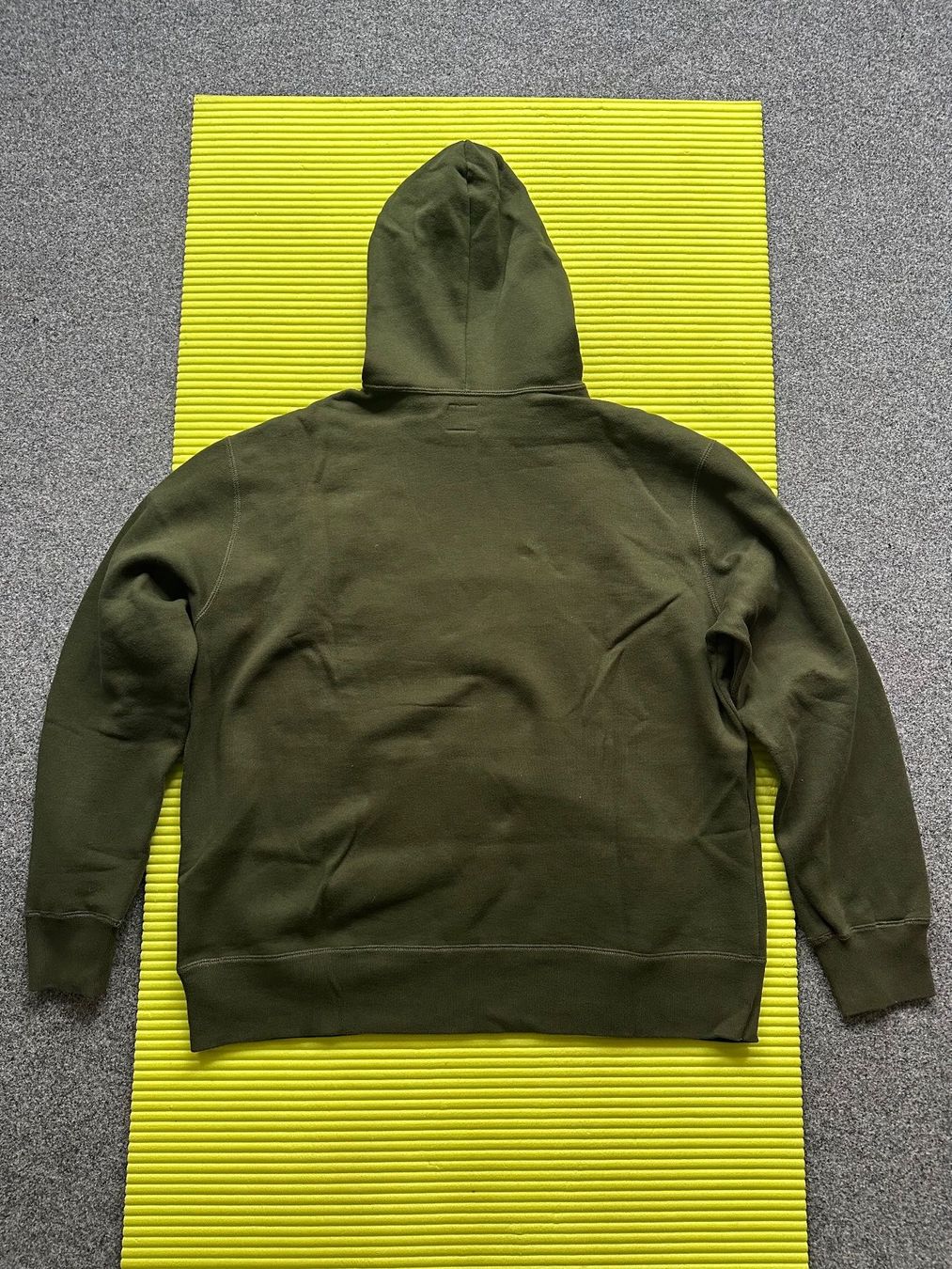 Maglioni & Felpe: Roots Hoodie 2XL – Usato da Stallikon venduto da Rsiri 1