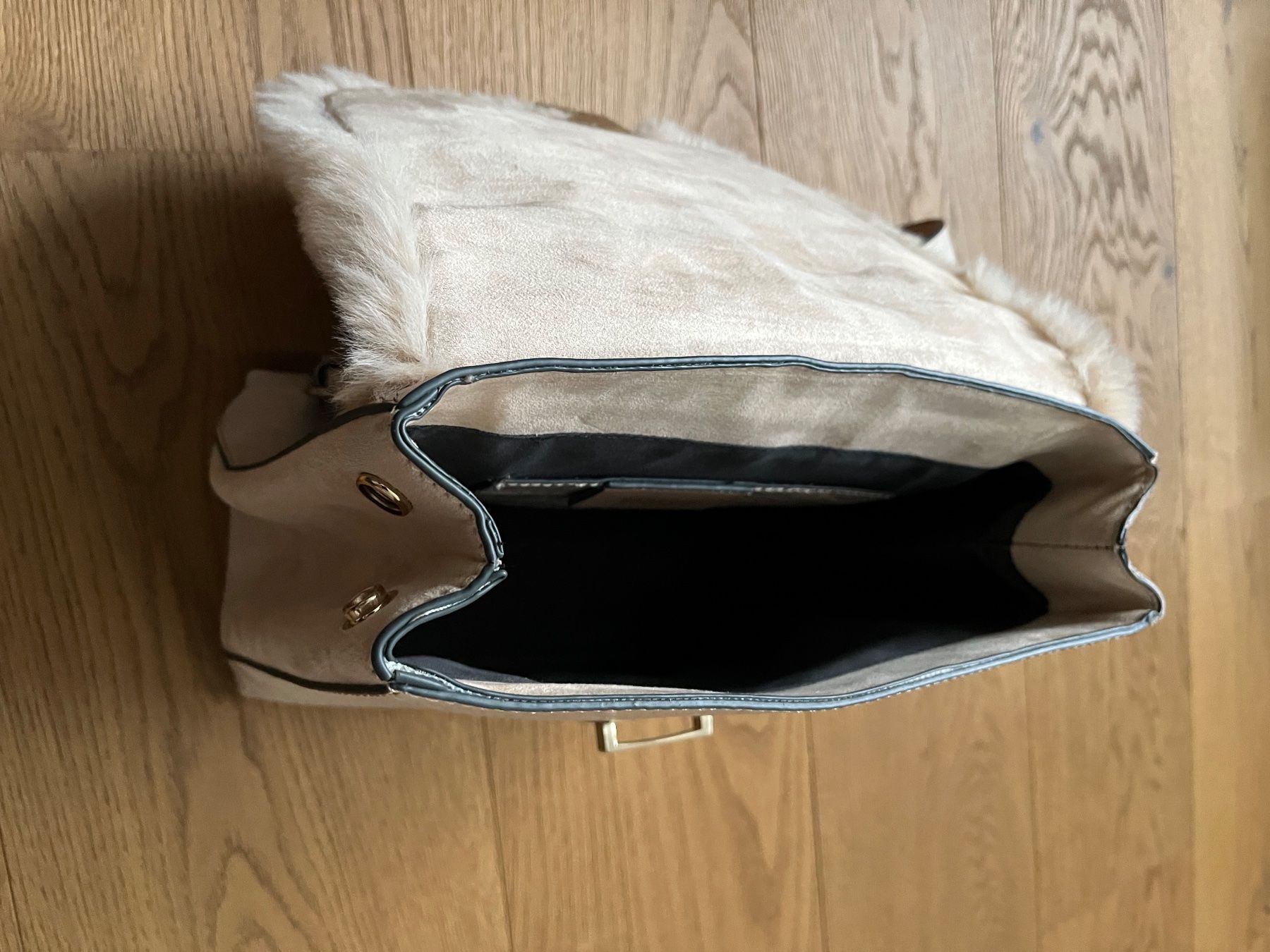 Taschen für Damen: Rucksack/-Tasche – Gebraucht aus Balgach von Olieto 2