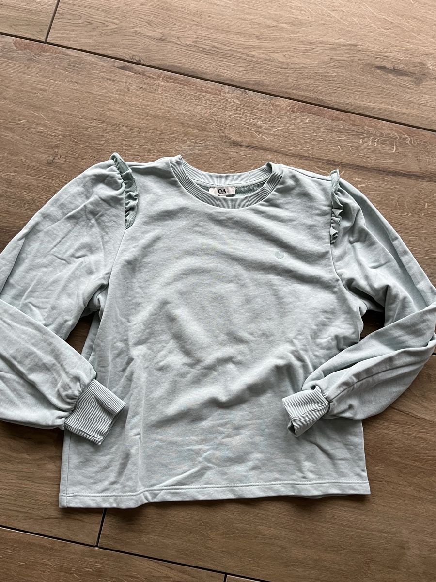 C&A Maglioni & Felpe: C&A Pullover mit Rüschchen – Usato da Zuzwil SG venduto da dieschnellemichelle