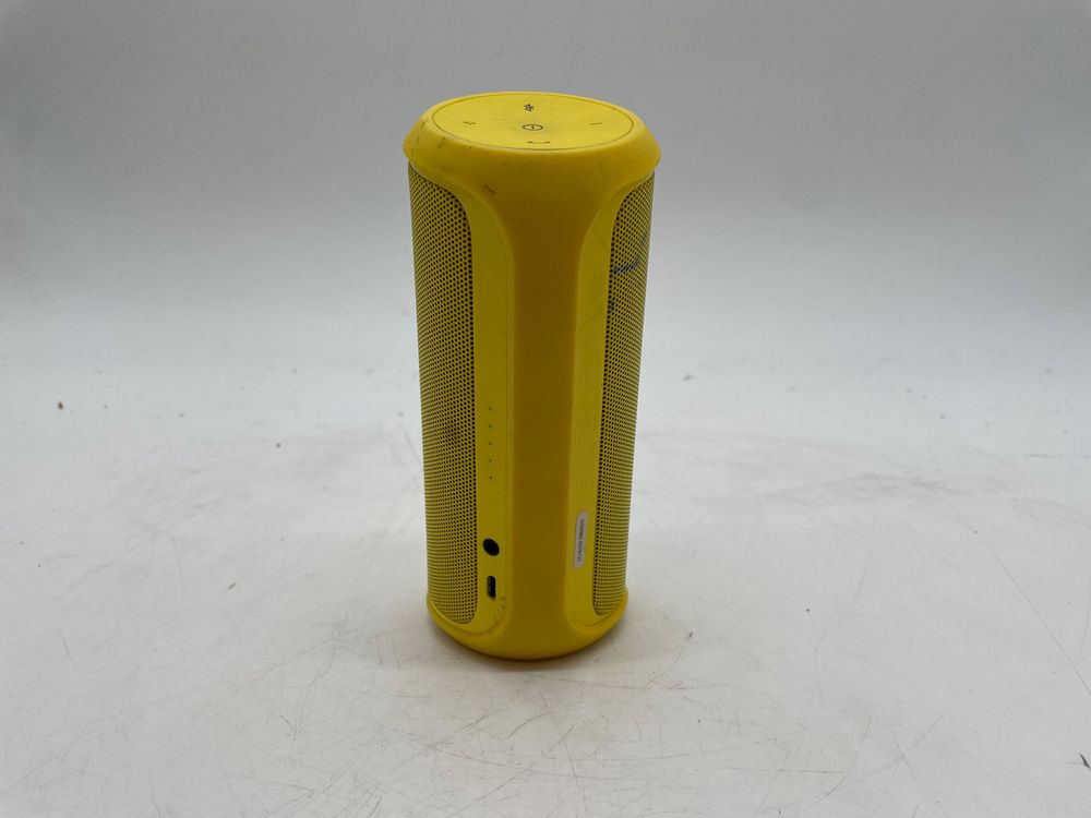 JBL Lautsprecher in Gelb schaltet nicht richtig ein Kaufen auf Ricardo